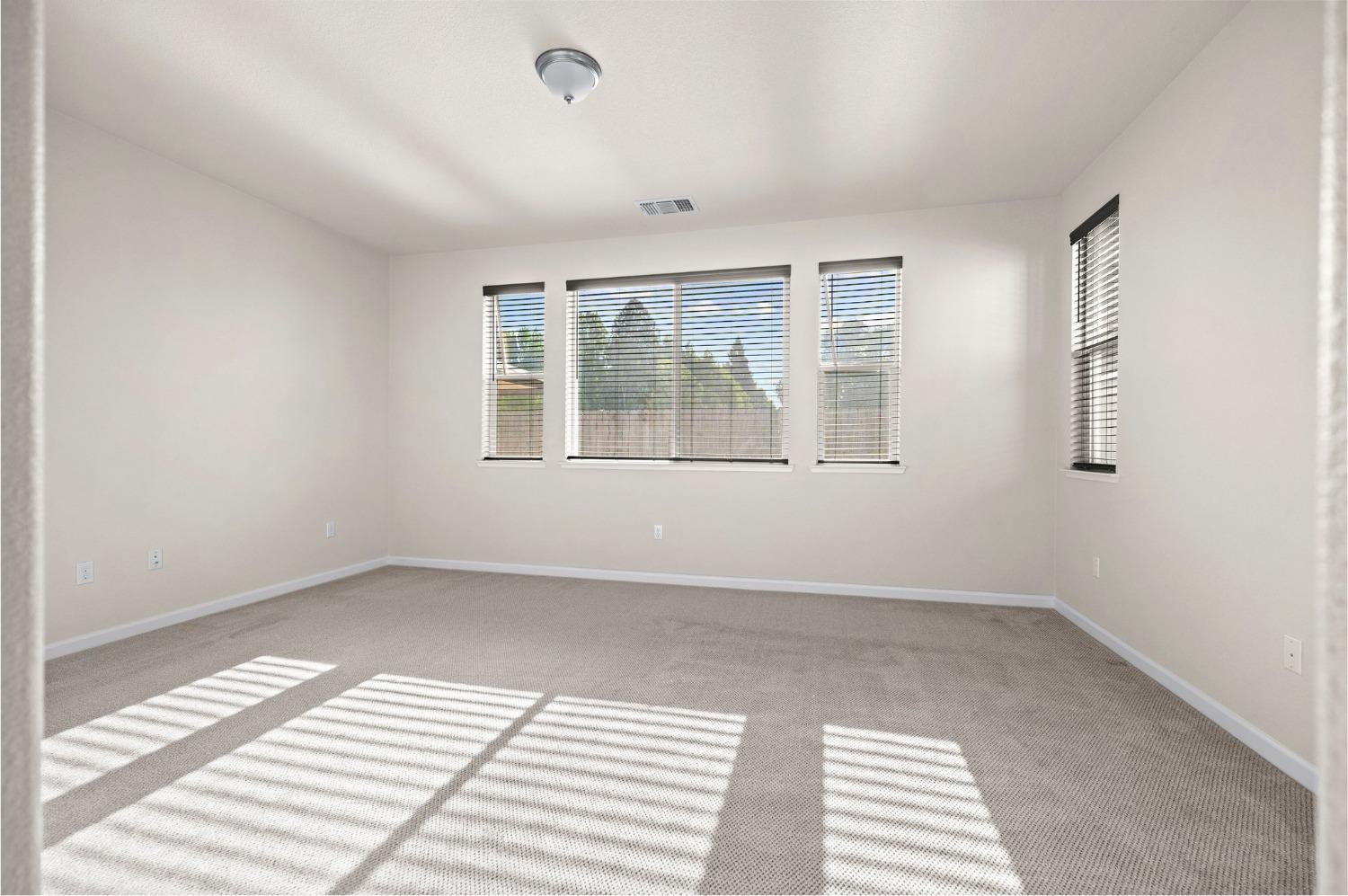 Detail Gallery Image 18 of 31 For 2101 Melody Ln, Modesto,  CA 95355 - 6 Beds | 4 Baths