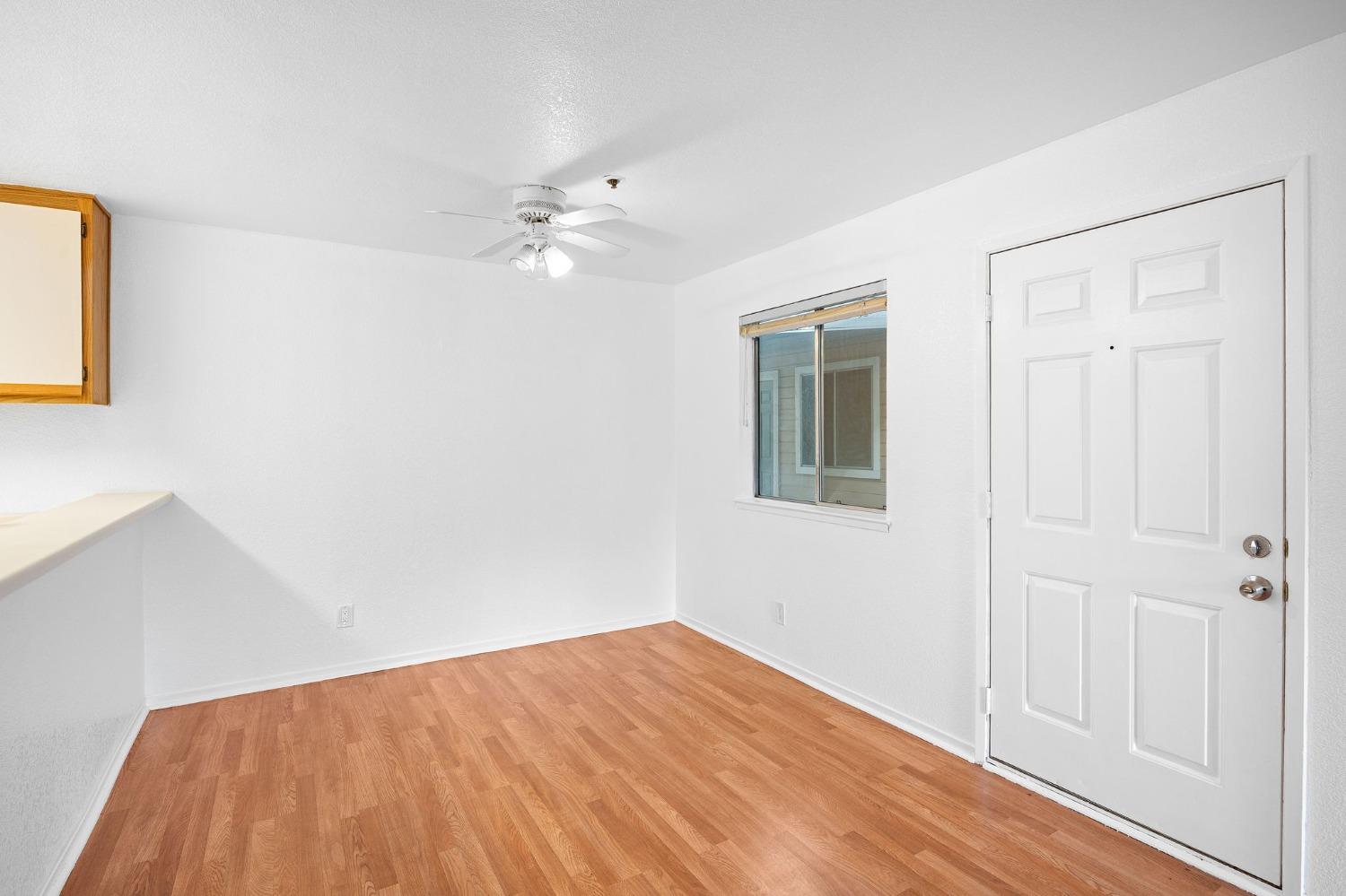 Photo #8: 225053638 Listing: Photo #8