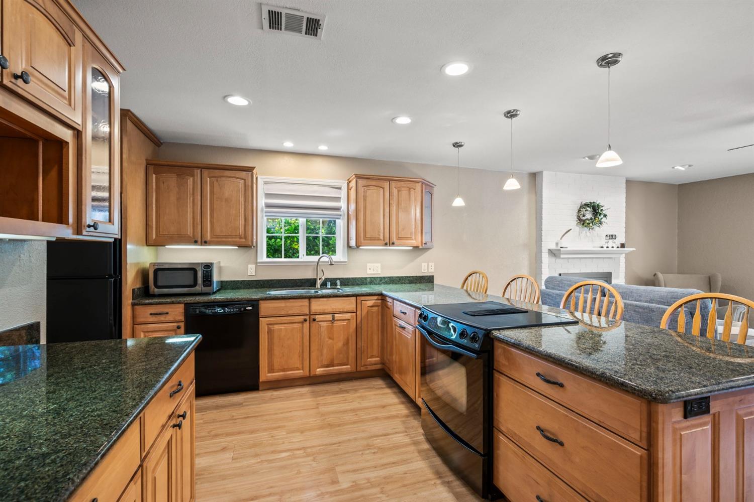 Westover Court, Fair Oaks, California image 15