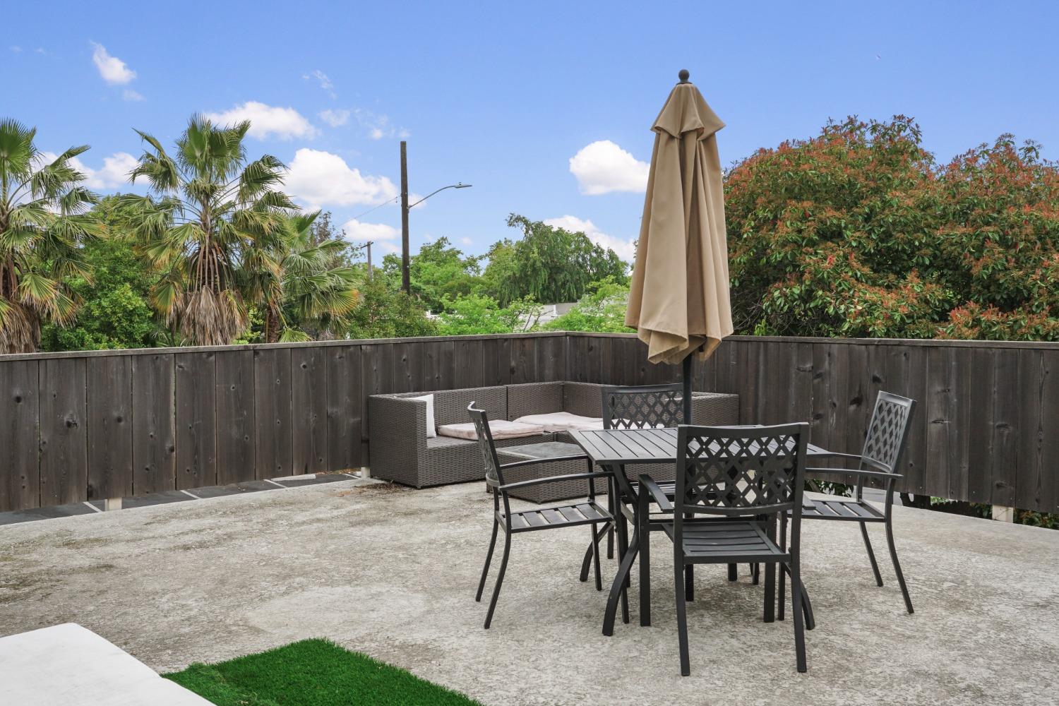 Detail Gallery Image 21 of 26 For 910 38th St, Sacramento,  CA 95816 - – Beds | – Baths