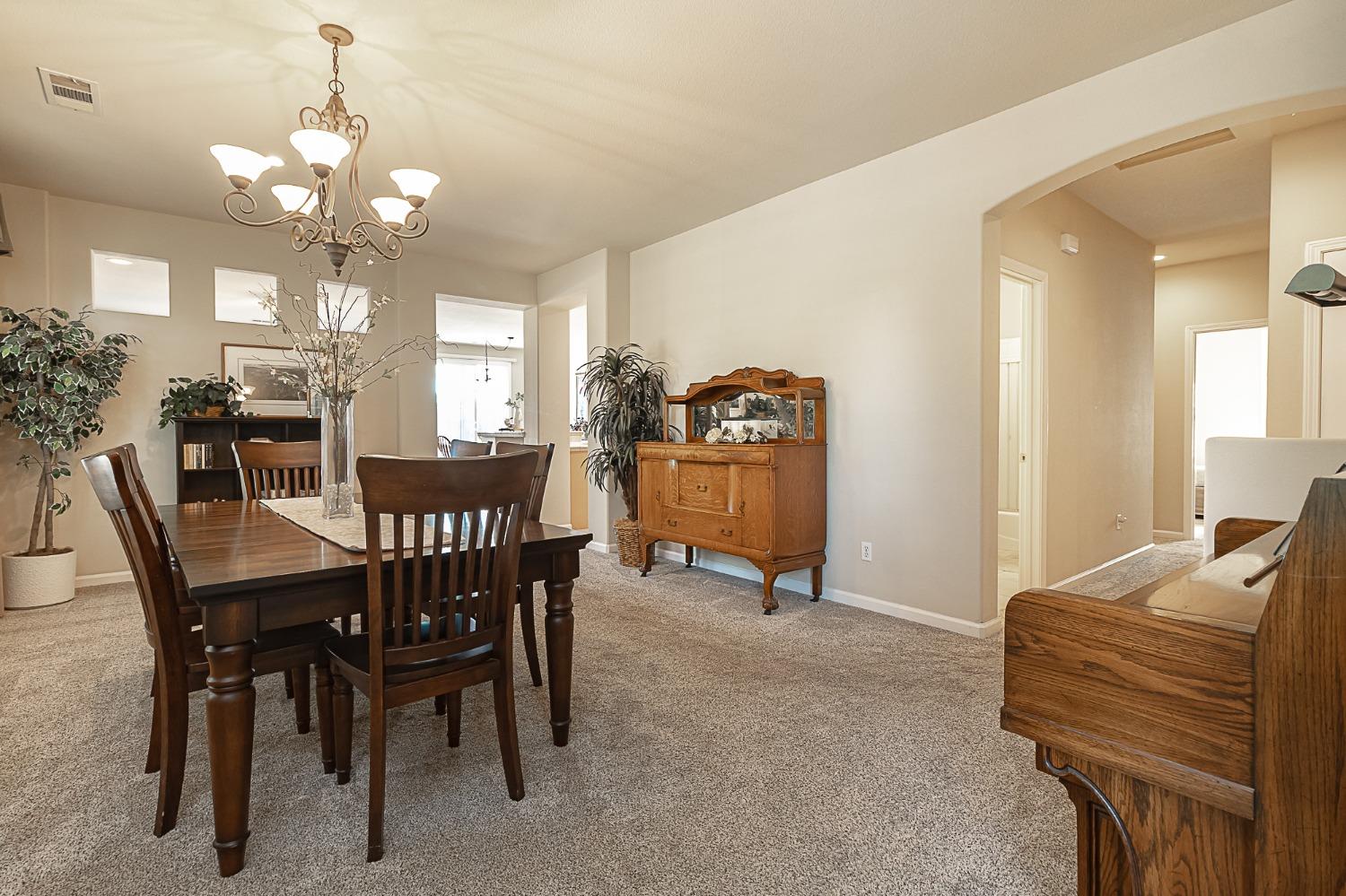 Detail Gallery Image 7 of 26 For 5304 Homewood Way, Riverbank,  CA 95367 - 3 Beds | 2 Baths