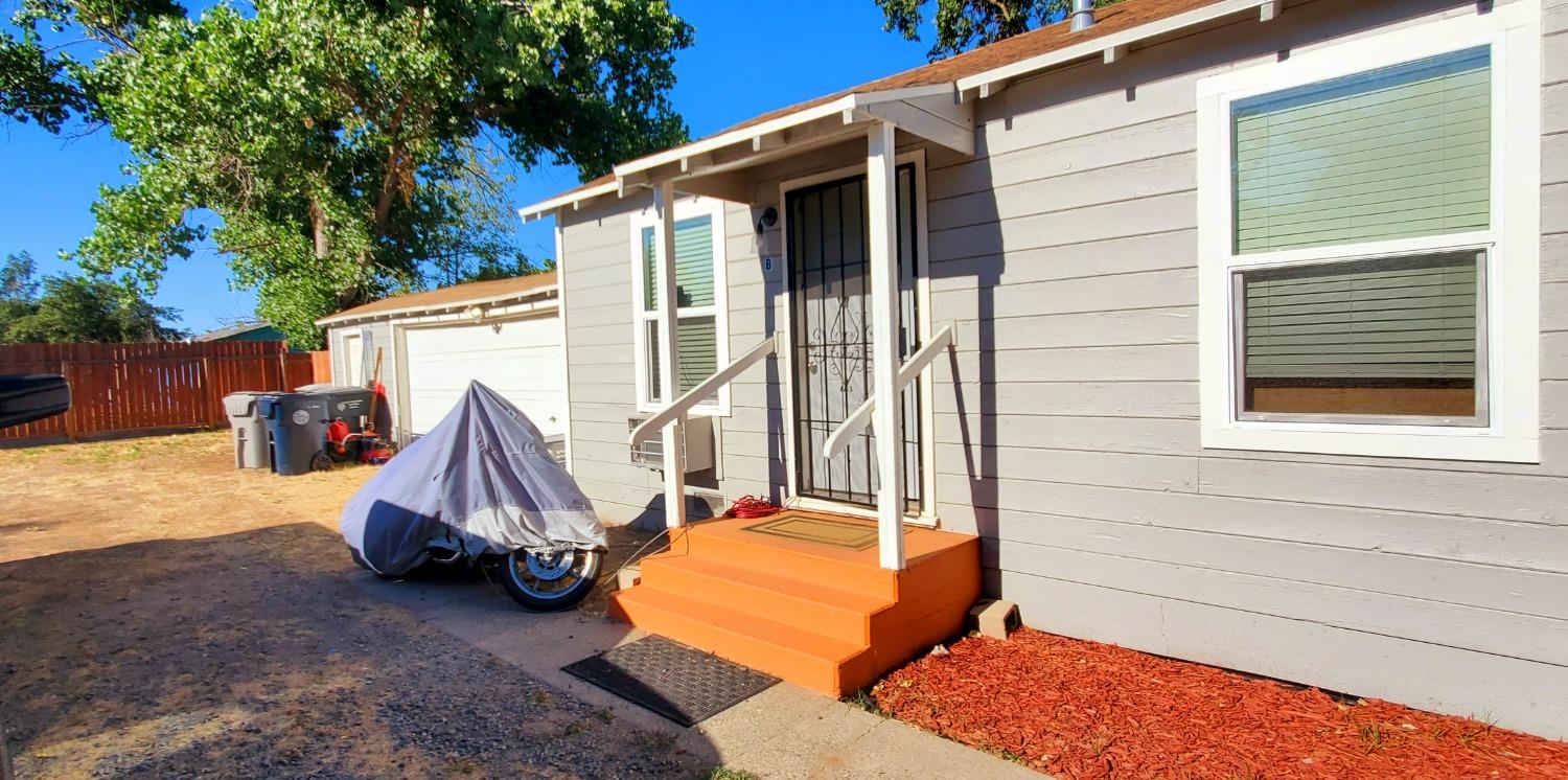 Detail Gallery Image 3 of 22 For 1161 Acacia Ave, Sacramento,  CA 95815 - – Beds | – Baths