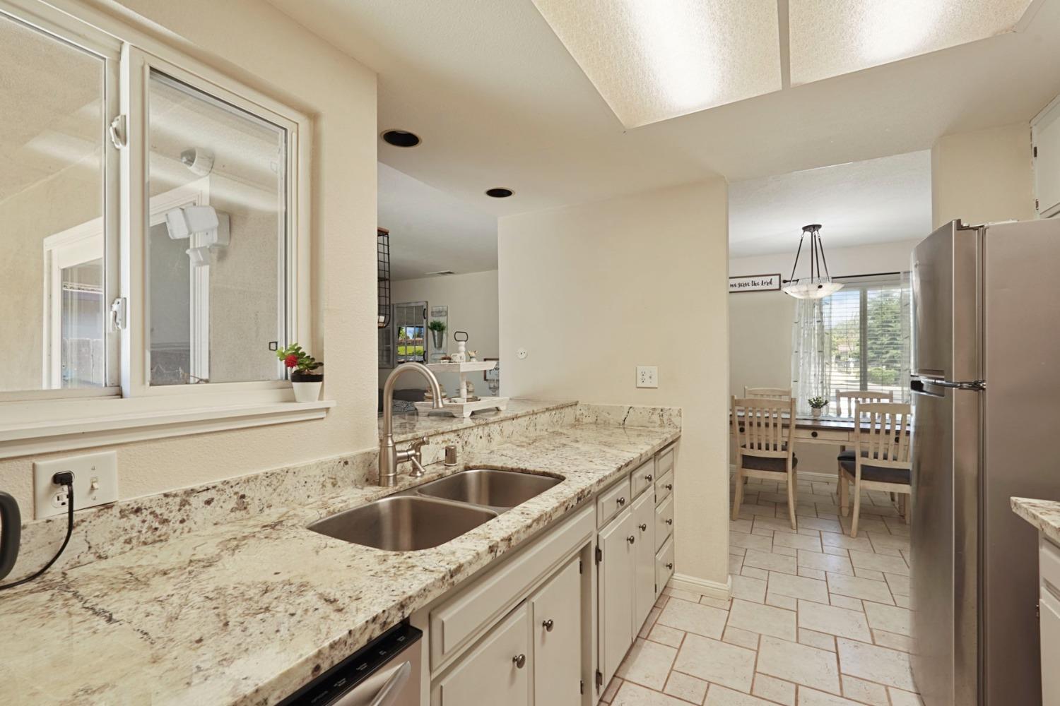 Detail Gallery Image 15 of 47 For 2572 Alexa Way, Stockton,  CA 95209 - 3 Beds | 2 Baths