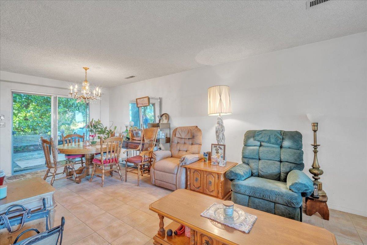 Detail Gallery Image 11 of 54 For 1605 Auburn Folsom Rd, Auburn,  CA 95603 - 3 Beds | 2 Baths