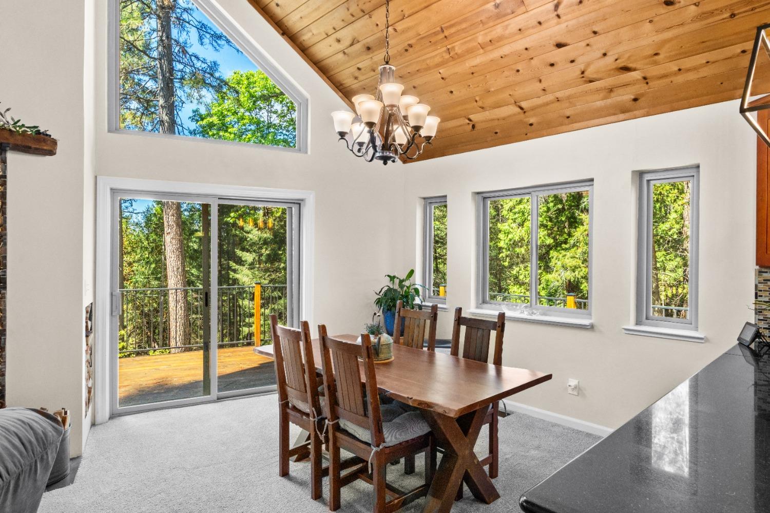 Detail Gallery Image 10 of 44 For 6360 Red Robin Rd, Placerville,  CA 95667 - 4 Beds | 2 Baths