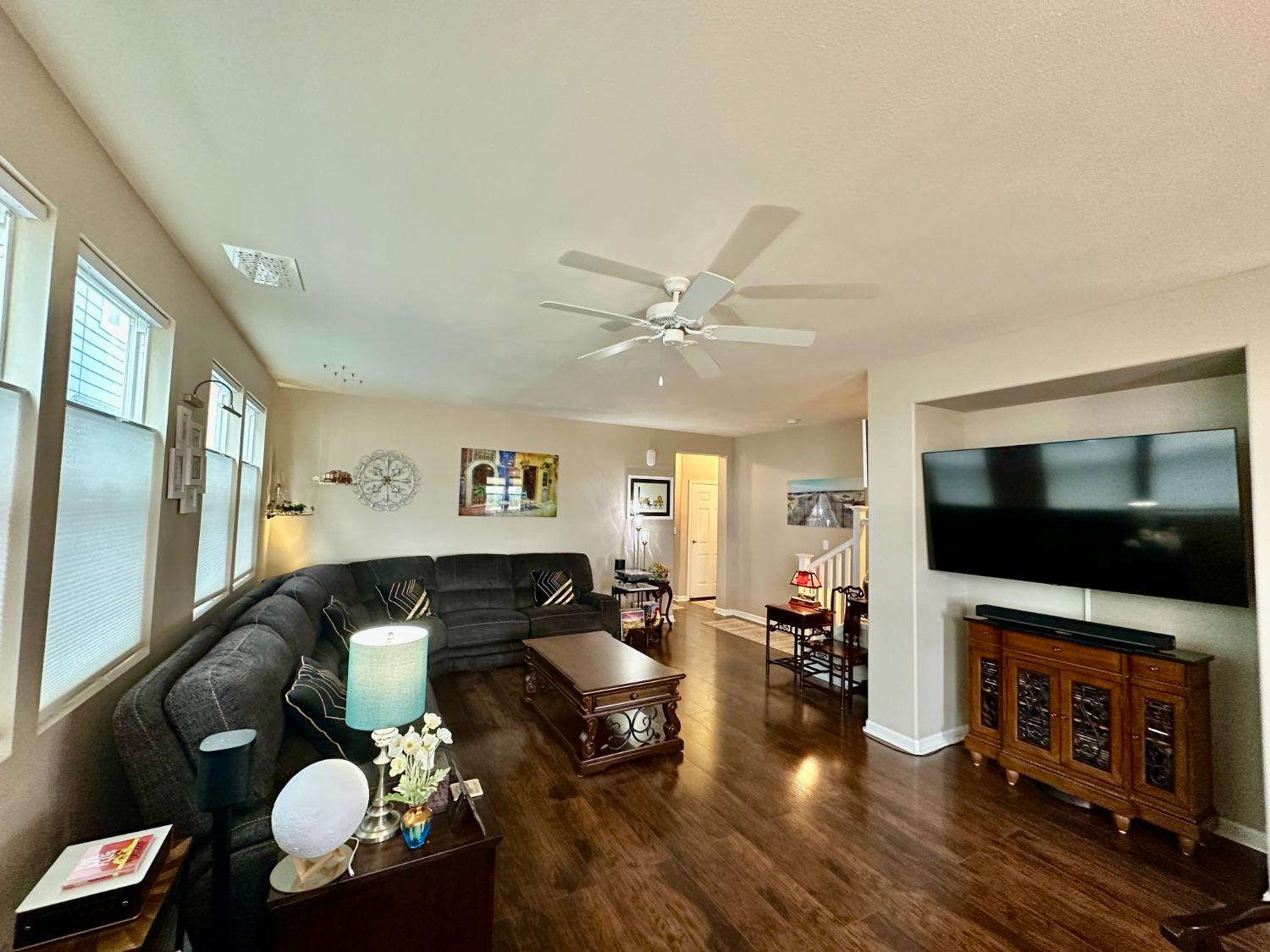 Detail Gallery Image 10 of 28 For 702 Anne Marie Way, Isleton,  CA 95641 - 3 Beds | 3 Baths