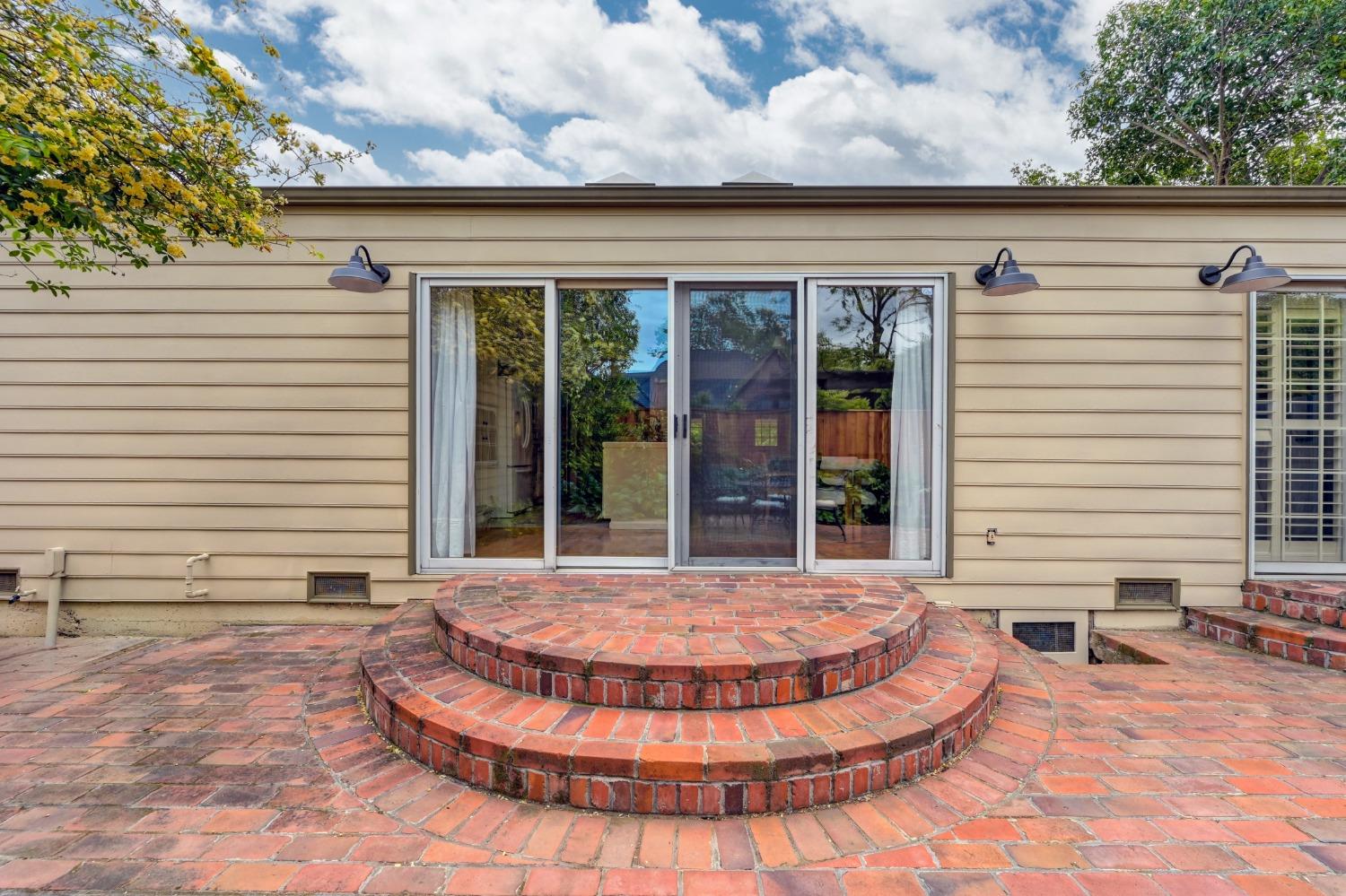 property-img