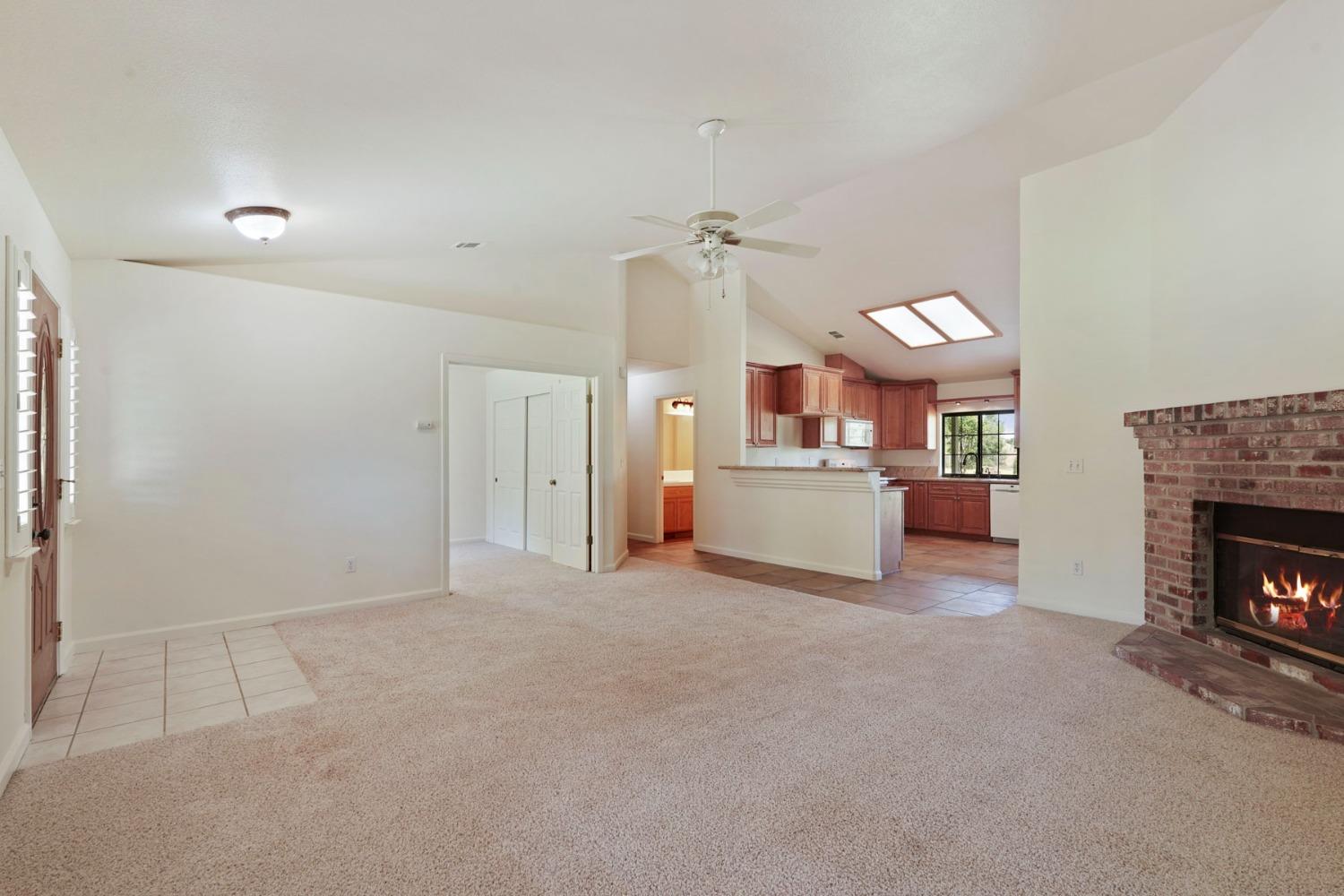 Detail Gallery Image 12 of 54 For 25292 White Fence Ct, Acampo,  CA 95220 - 4 Beds | 2 Baths