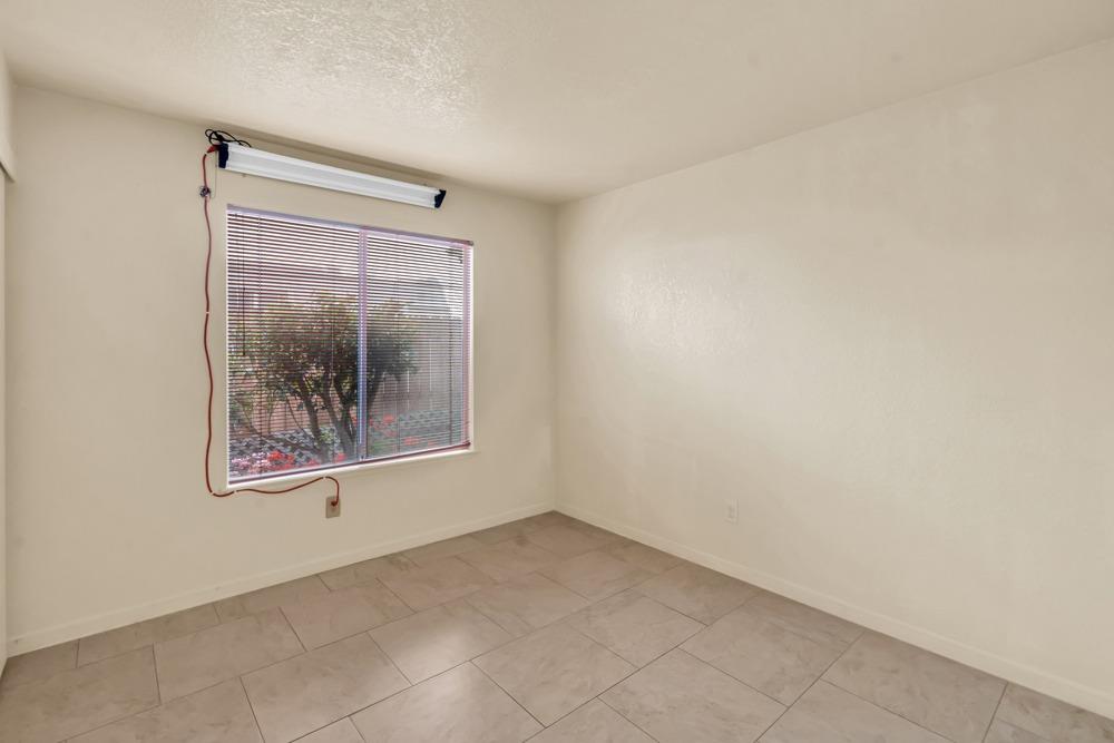 Bucks Harbor Way, Sacramento, California image 9