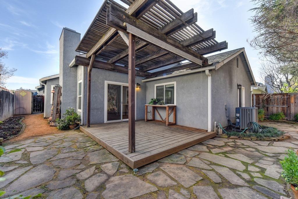Detail Gallery Image 20 of 22 For 195 River Run Cir, Sacramento,  CA 95833 - 3 Beds | 2 Baths