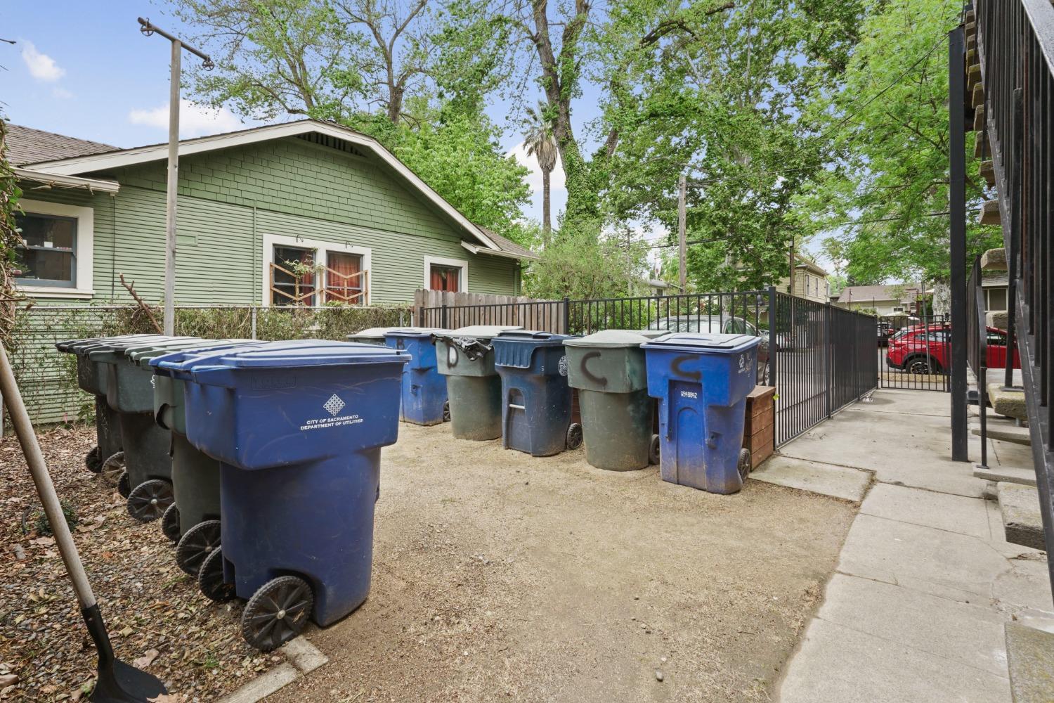 Detail Gallery Image 31 of 33 For 2400 F Street St, Sacramento,  CA 95816 - – Beds | – Baths