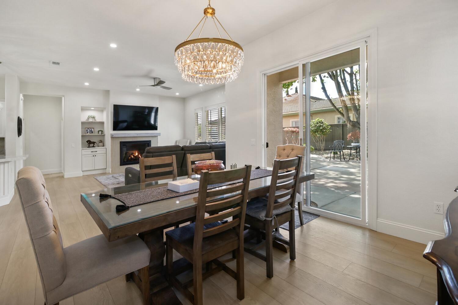 Detail Gallery Image 20 of 85 For 2500 Emerald Lake, Elk Grove,  CA 95758 - 2 Beds | 2 Baths