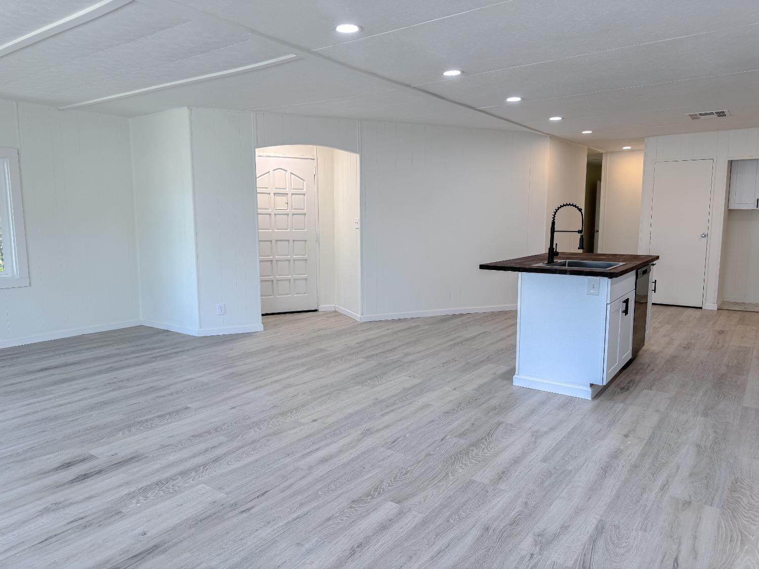 Detail Gallery Image 13 of 48 For 5836 Stonyford, Sacramento,  CA 95842 - 3 Beds | 2 Baths