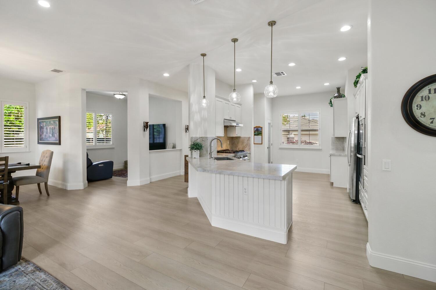 Detail Gallery Image 21 of 85 For 2500 Emerald Lake, Elk Grove,  CA 95758 - 2 Beds | 2 Baths