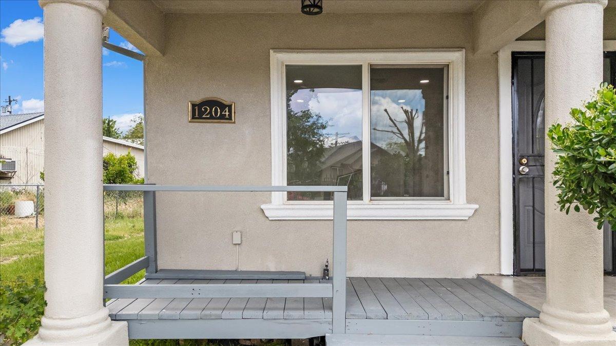 Sycamore Avenue, Stockton, California image 9
