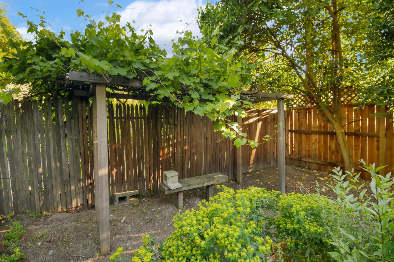 Detail Gallery Image 48 of 57 For 915 Eureka Ave, Davis,  CA 95616 - 6 Beds | 5 Baths