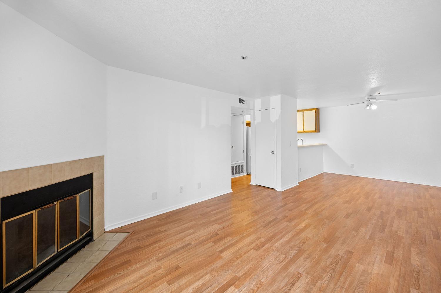 Photo #15: 225053638 Listing: Photo #15