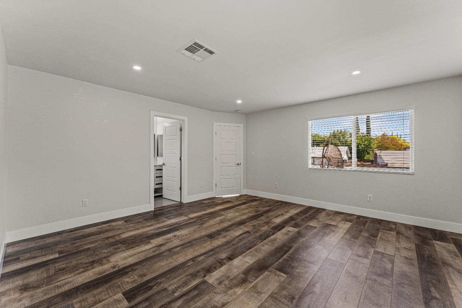 Detail Gallery Image 11 of 39 For 6865 Escallonia Dr, Orangevale,  CA 95662 - 3 Beds | 3 Baths