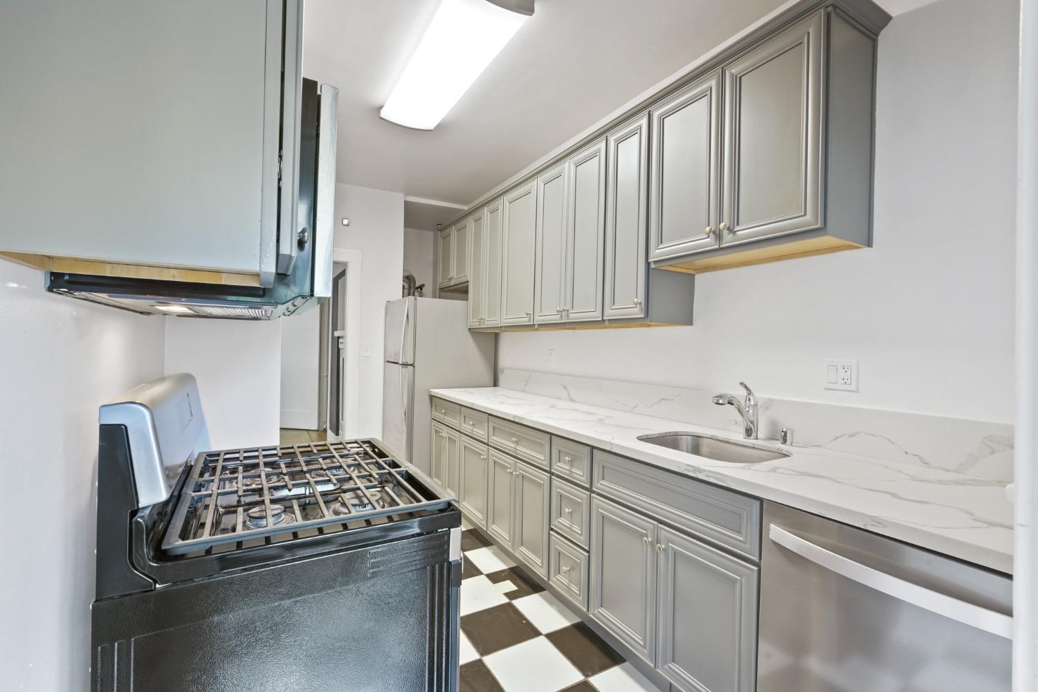 Detail Gallery Image 23 of 33 For 2400 F Street St, Sacramento,  CA 95816 - – Beds | – Baths