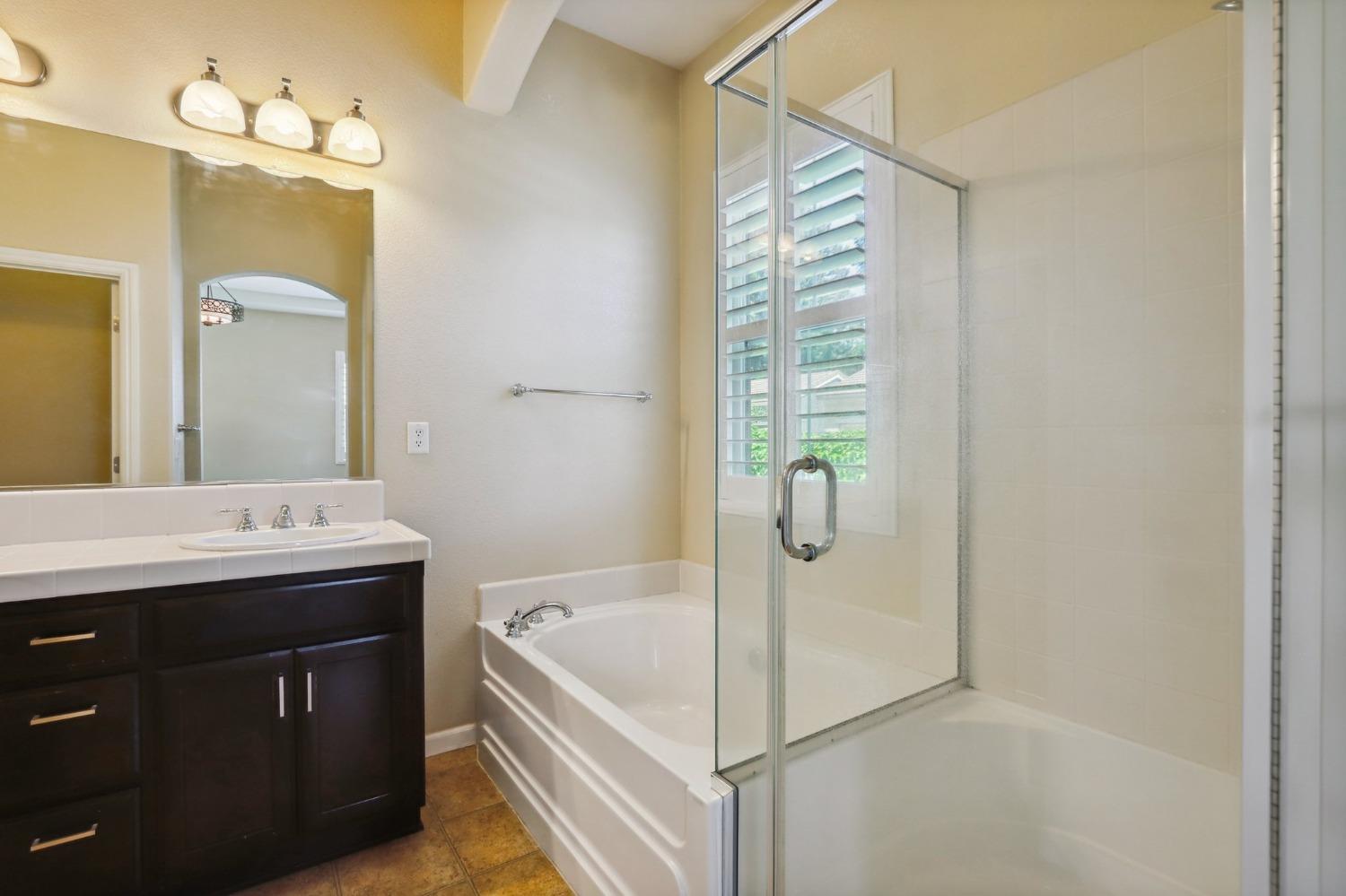 Detail Gallery Image 25 of 41 For 8040 Linda Isle Ln, Sacramento,  CA 95831 - 3 Beds | 2 Baths