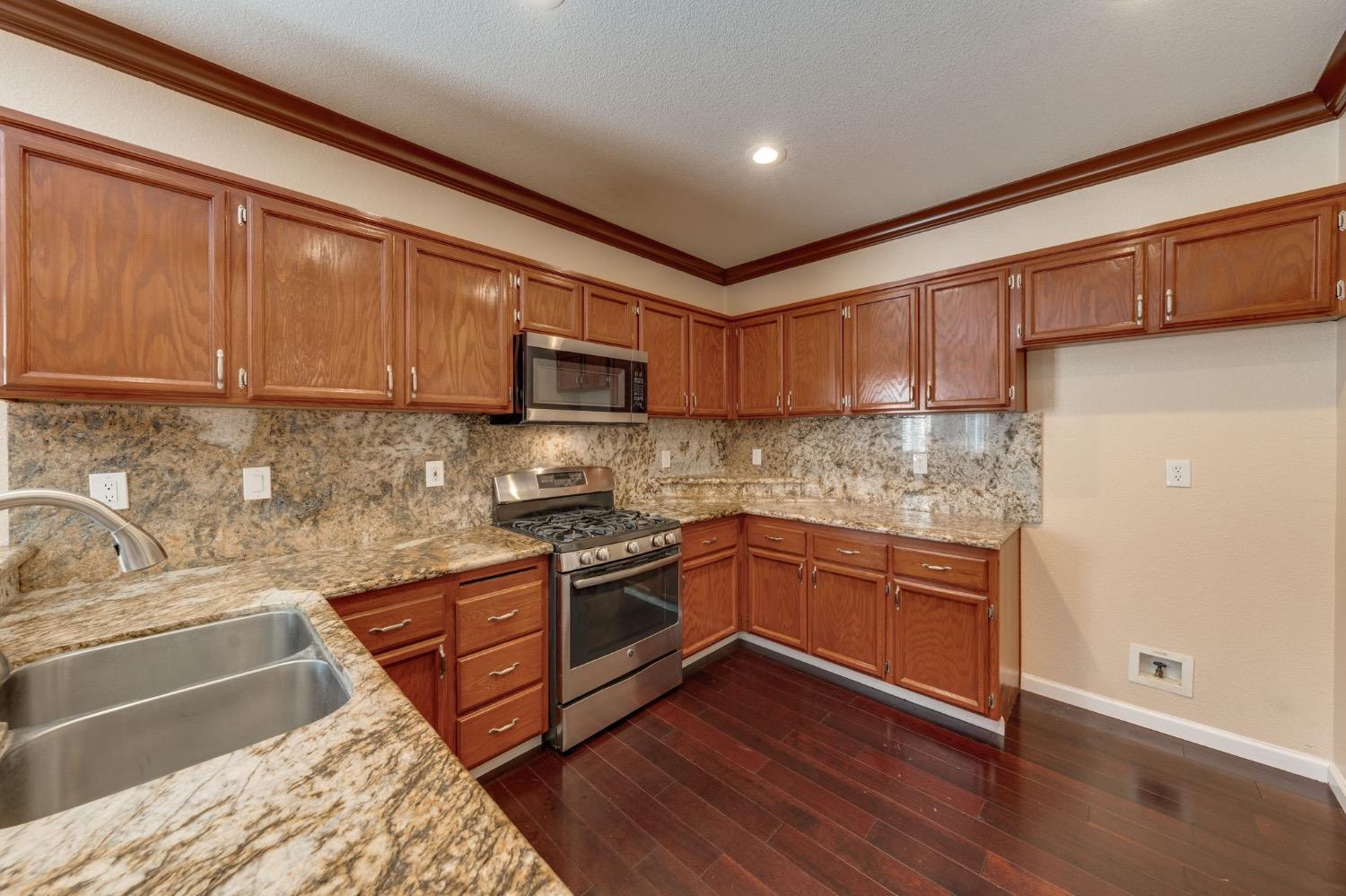 E Valley Drive, Elk Grove, California image 8
