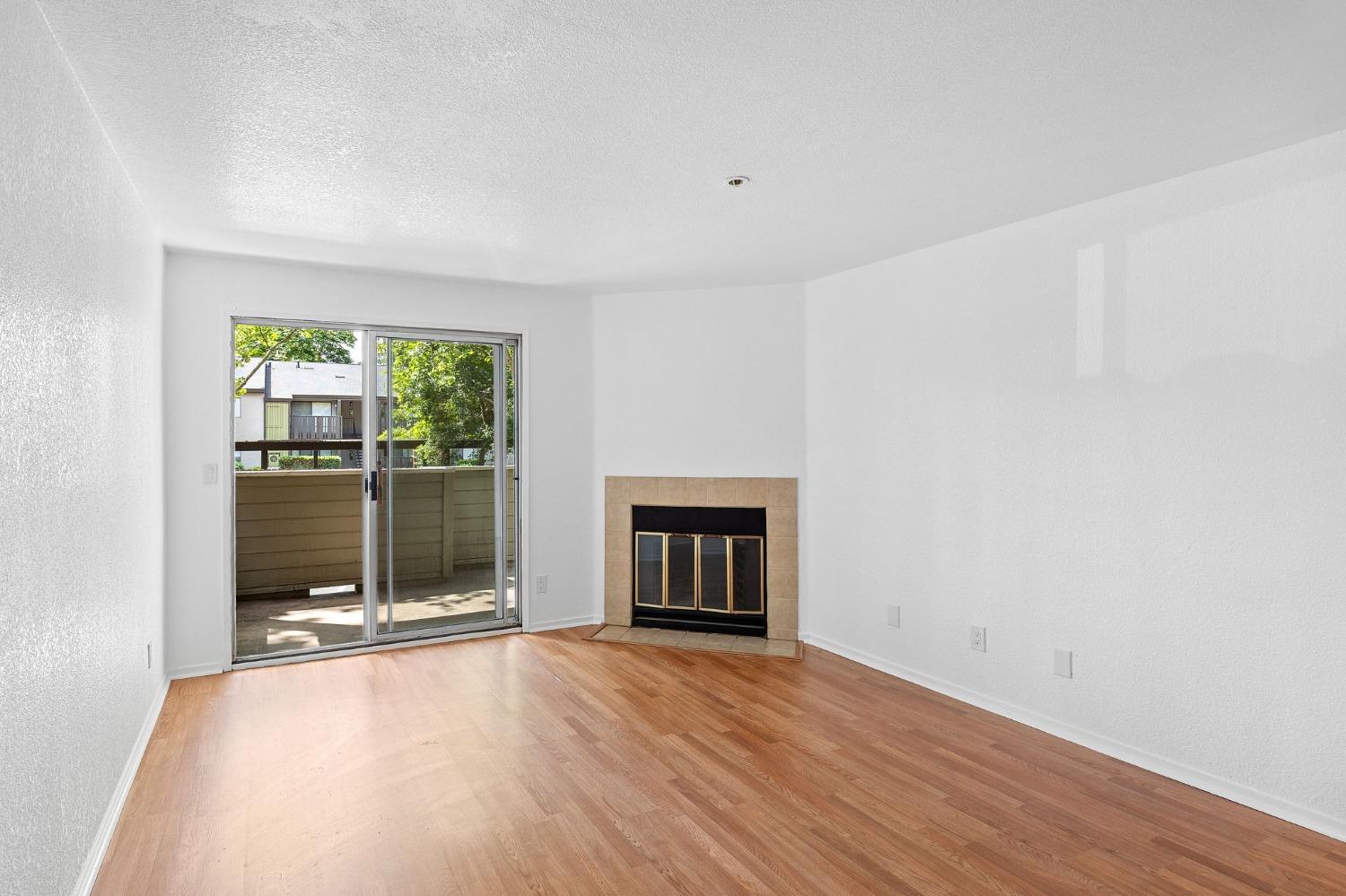 Photo #13: 225053638 Listing: Photo #13