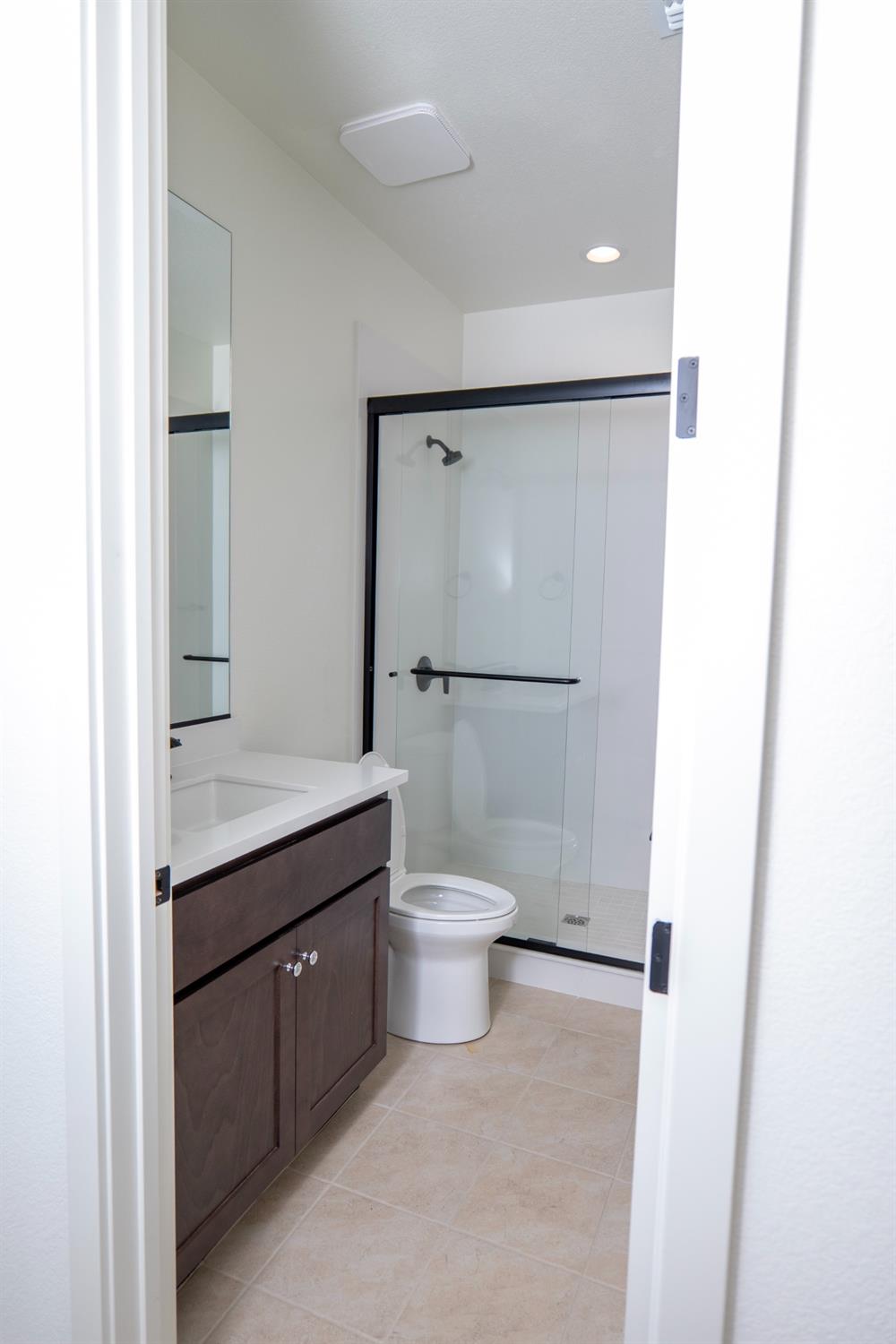 Detail Gallery Image 19 of 34 For 15912 Duggar Dr, Lathrop,  CA 95330 - 5 Beds | 4/1 Baths