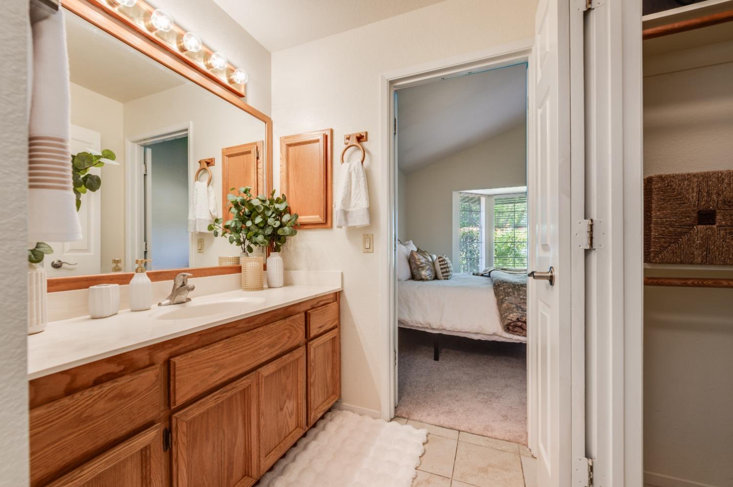 W Oak Court, Citrus Heights, California image 11