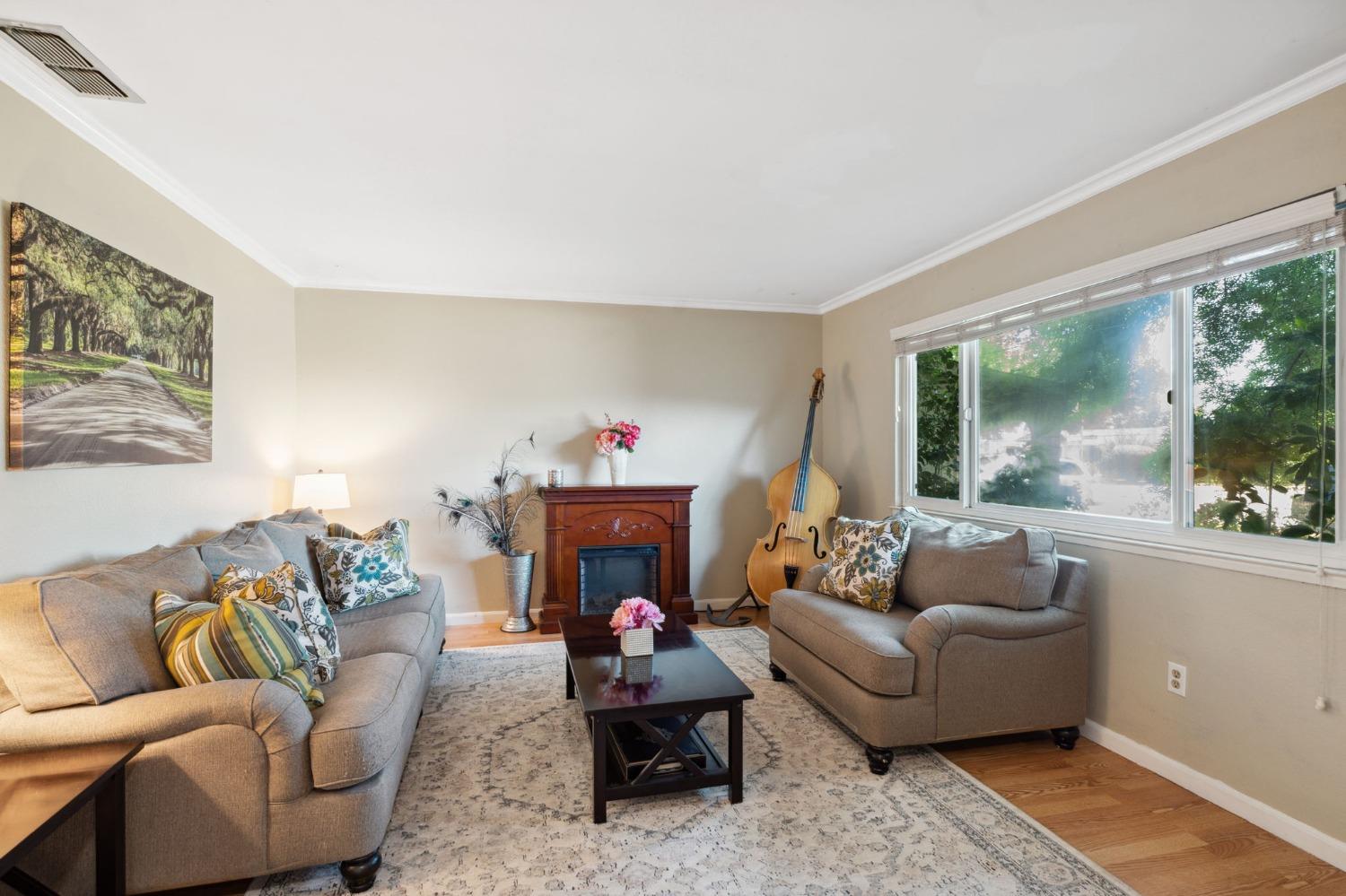 Detail Gallery Image 4 of 30 For 10197 Rockingham, Sacramento,  CA 95827 - 3 Beds | 2 Baths