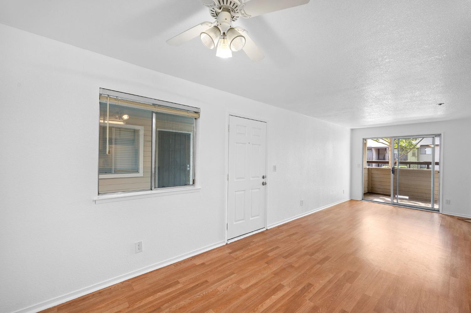 Photo #12: 225053638 Listing: Photo #12