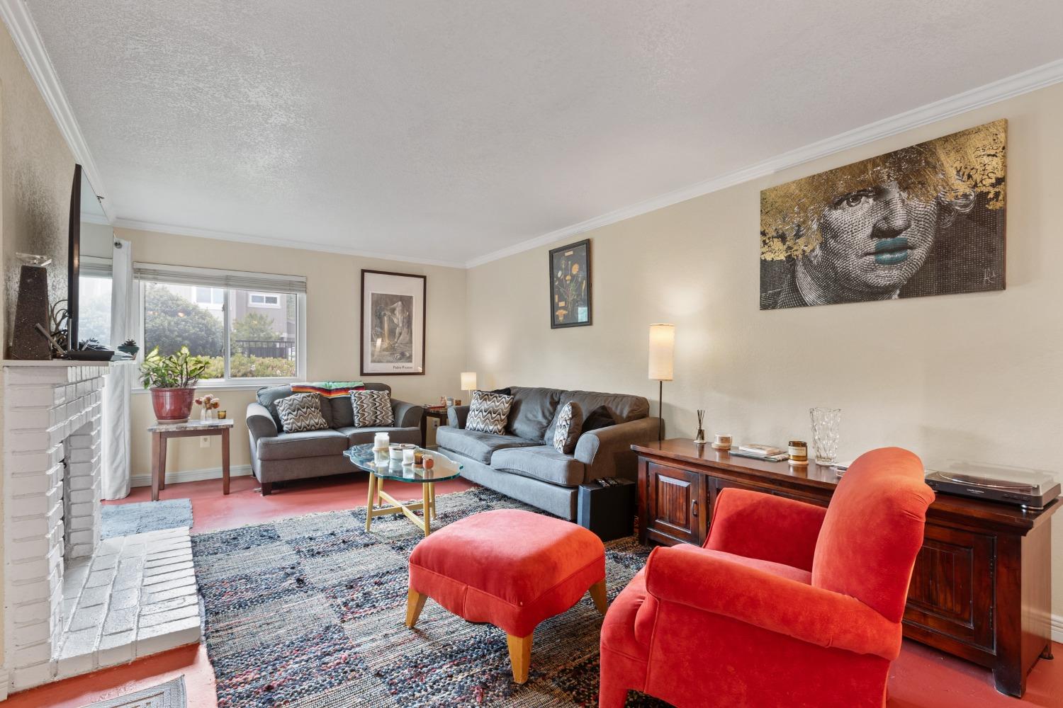 Photo #5: 225054549 Listing: Photo #5