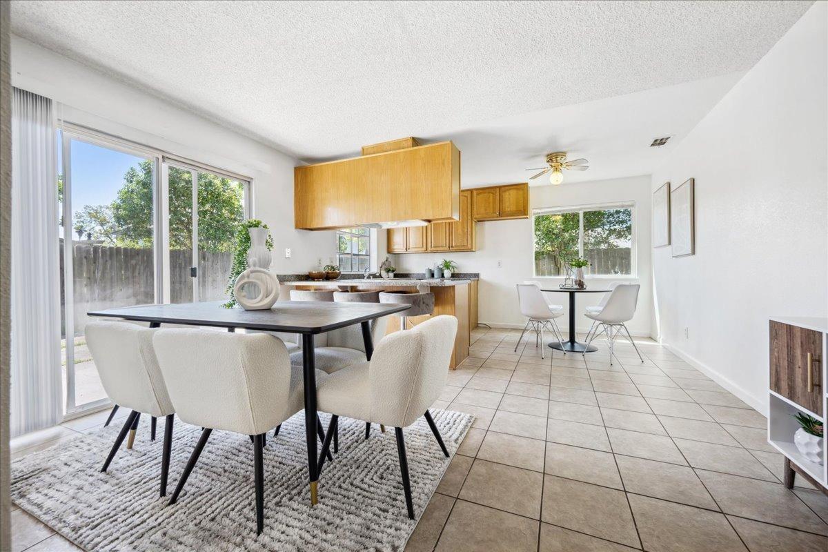 Detail Gallery Image 7 of 26 For 4308 Tallyho Dr, Sacramento,  CA 95826 - 3 Beds | 2 Baths