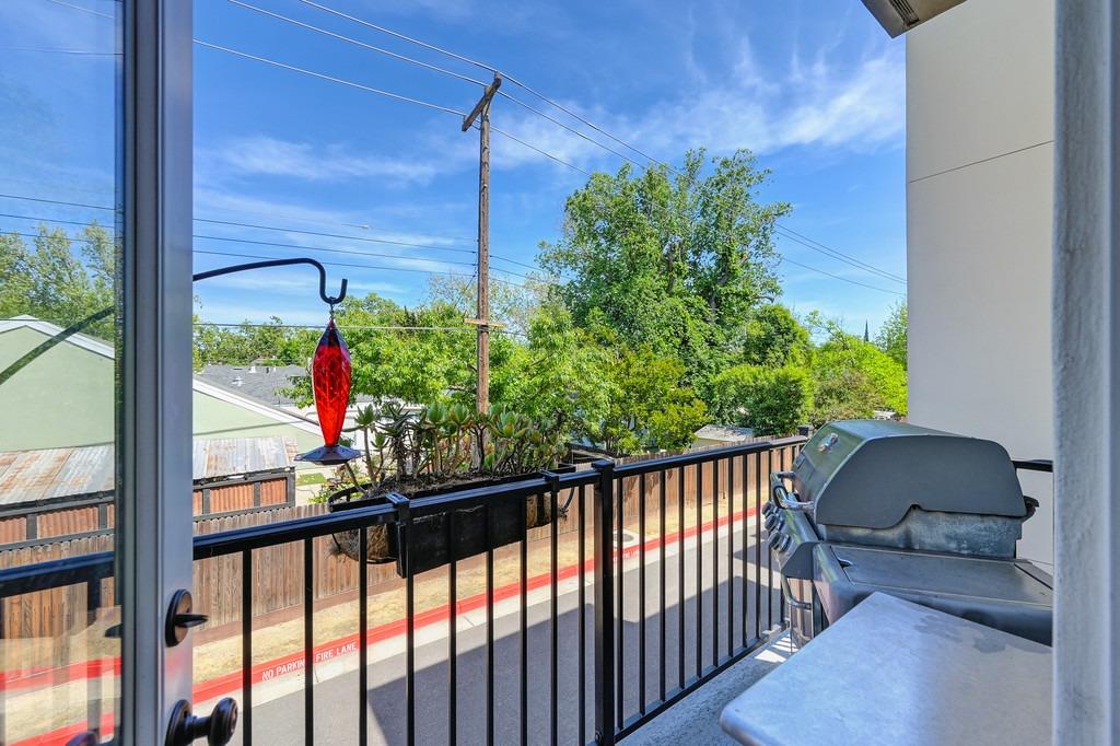 Crocker Drive, Sacramento, California image 48