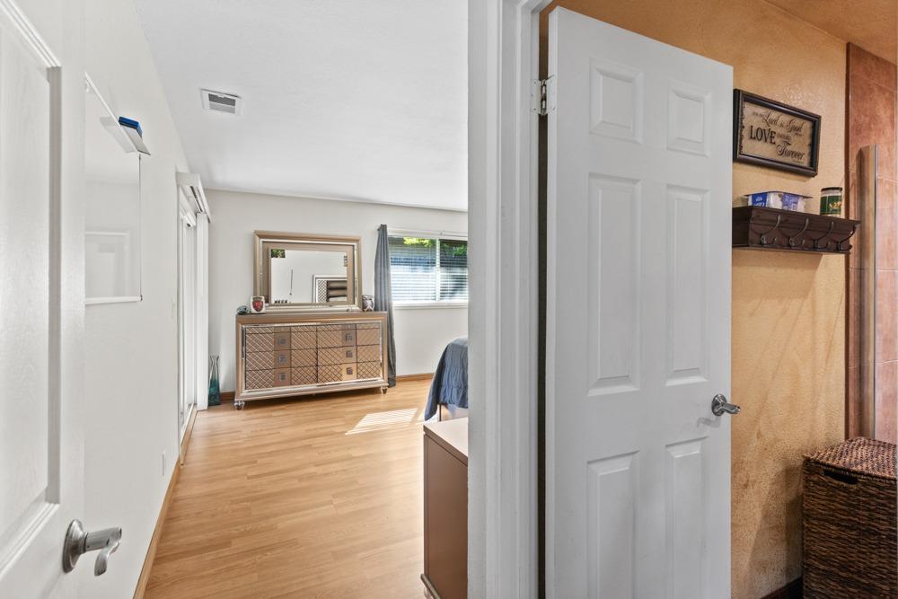 Amberwick Way, Citrus Heights, California image 32