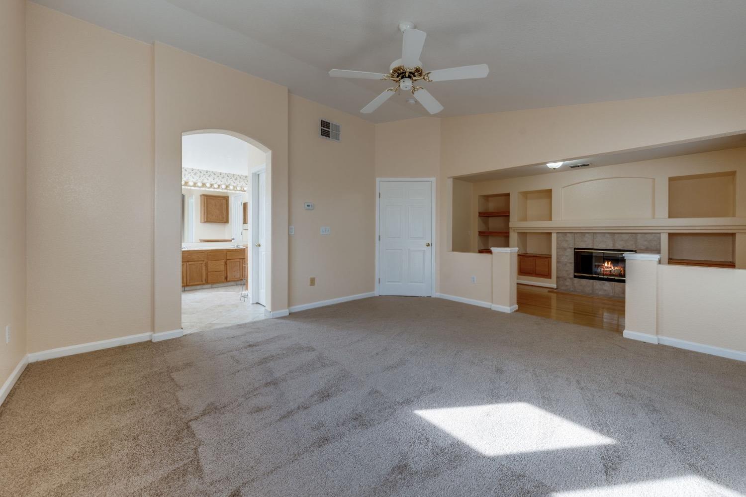 E Valley Drive, Elk Grove, California image 15