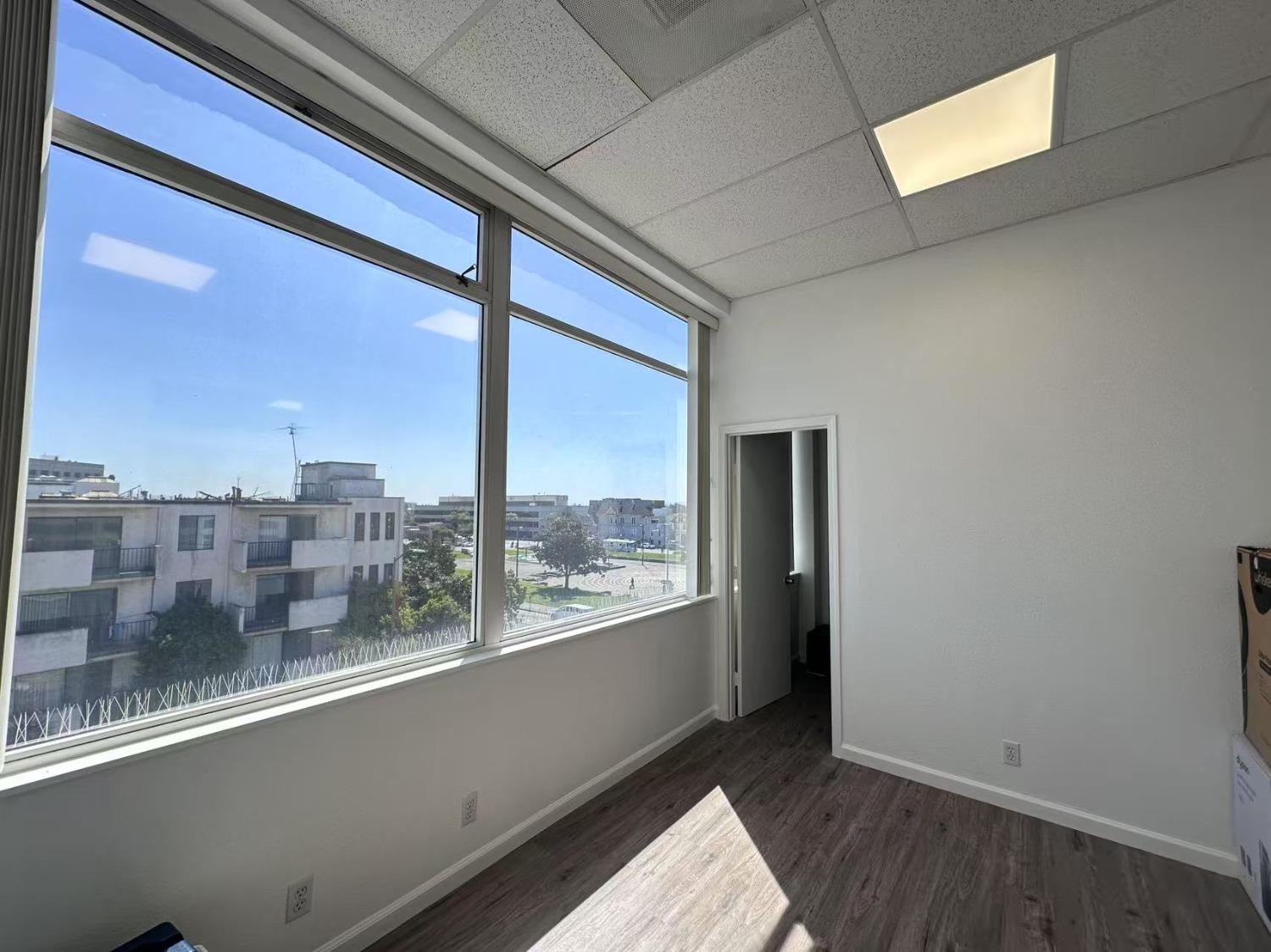 Detail Gallery Image 14 of 18 For 212 9th #304,  Oakland,  CA 94607 - – Beds | – Baths