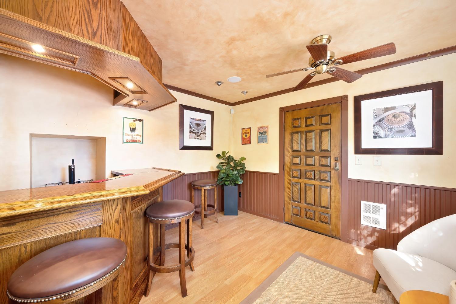 property-img