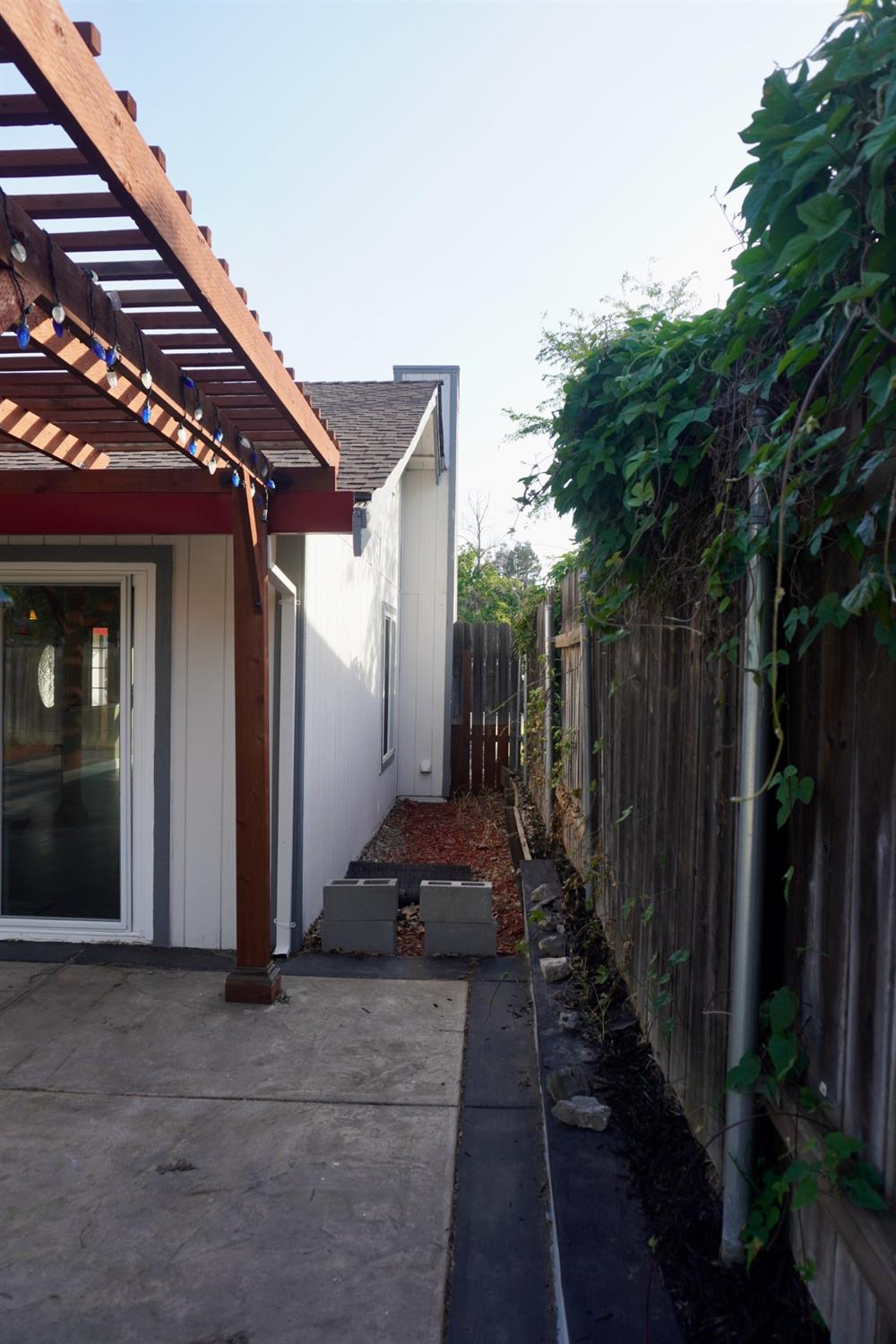 property-img