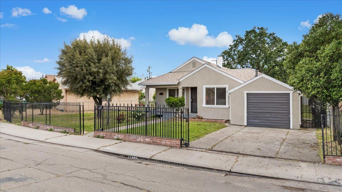 Sycamore Avenue, Stockton, California image 2
