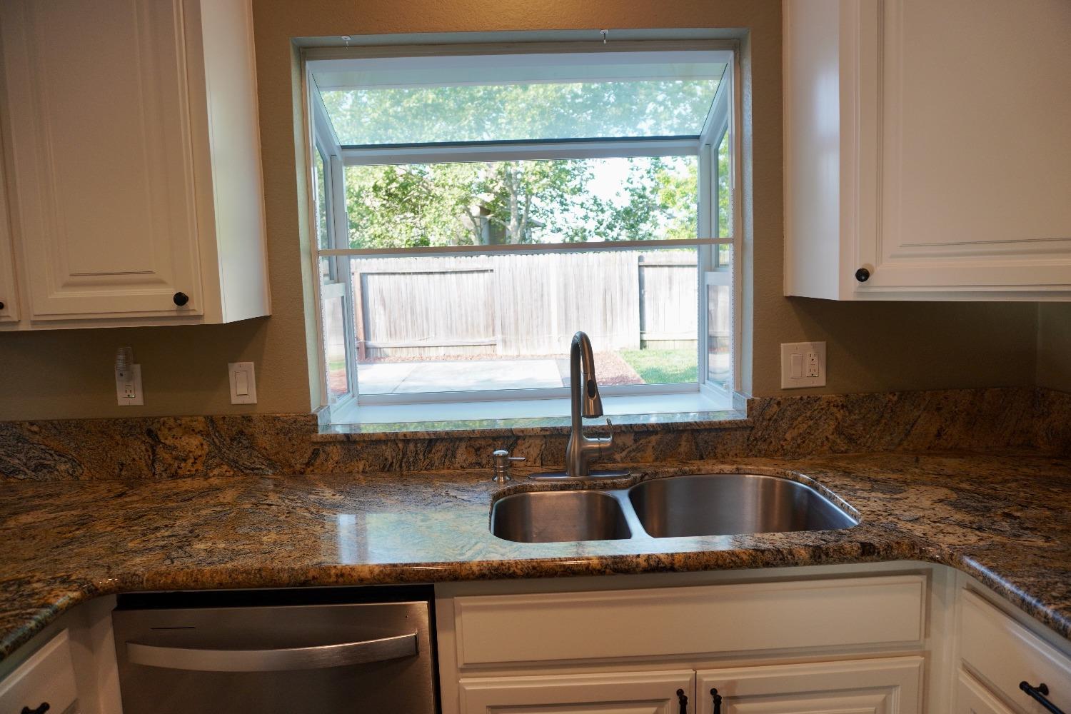 property-img