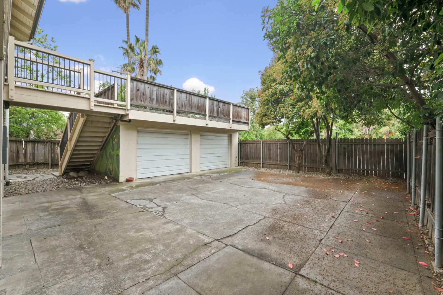 Detail Gallery Image 11 of 26 For 910 38th St, Sacramento,  CA 95816 - – Beds | – Baths
