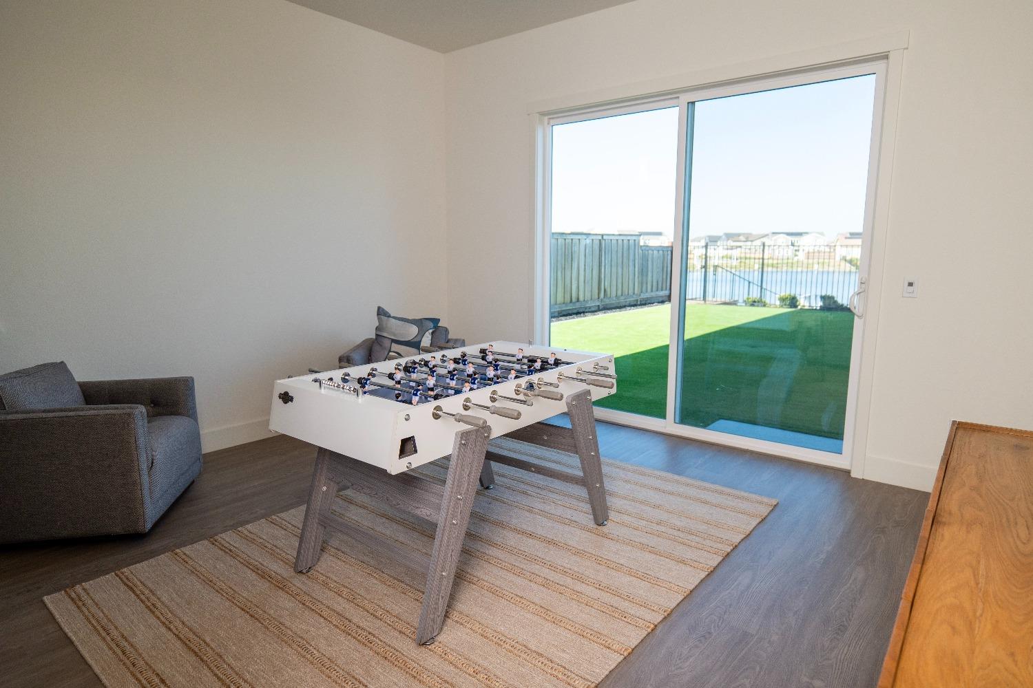 Detail Gallery Image 12 of 34 For 15912 Duggar Dr, Lathrop,  CA 95330 - 5 Beds | 4/1 Baths