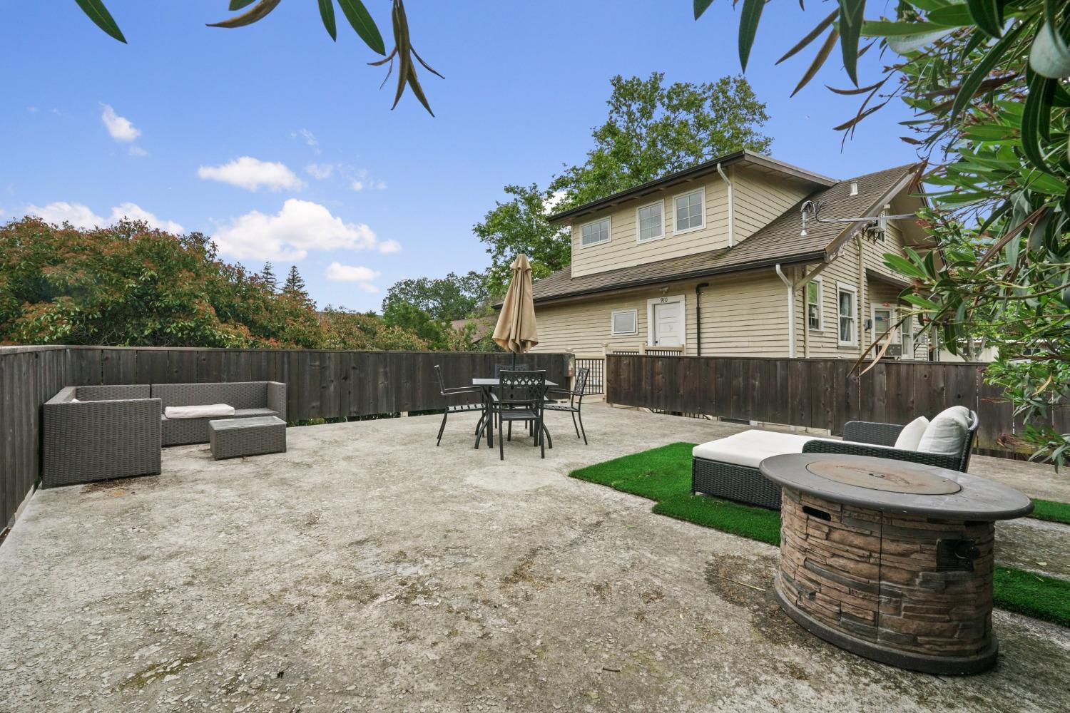 Detail Gallery Image 19 of 26 For 910 38th St, Sacramento,  CA 95816 - – Beds | – Baths