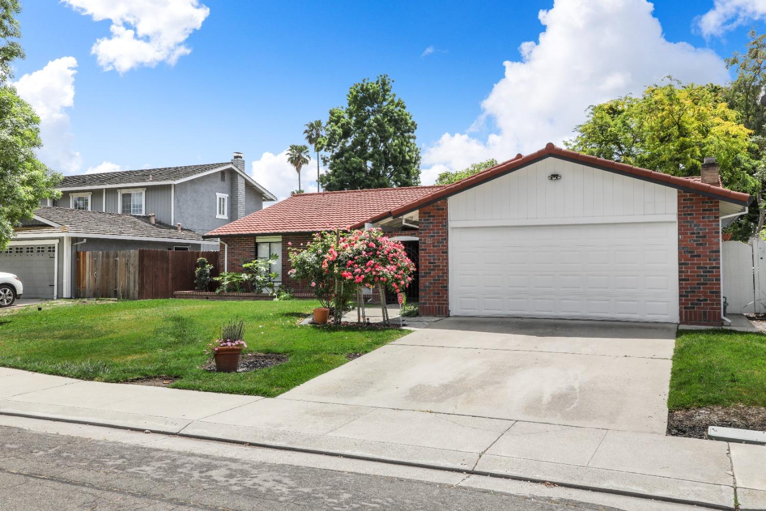 Oakhurst Way, Stockton, California image 40