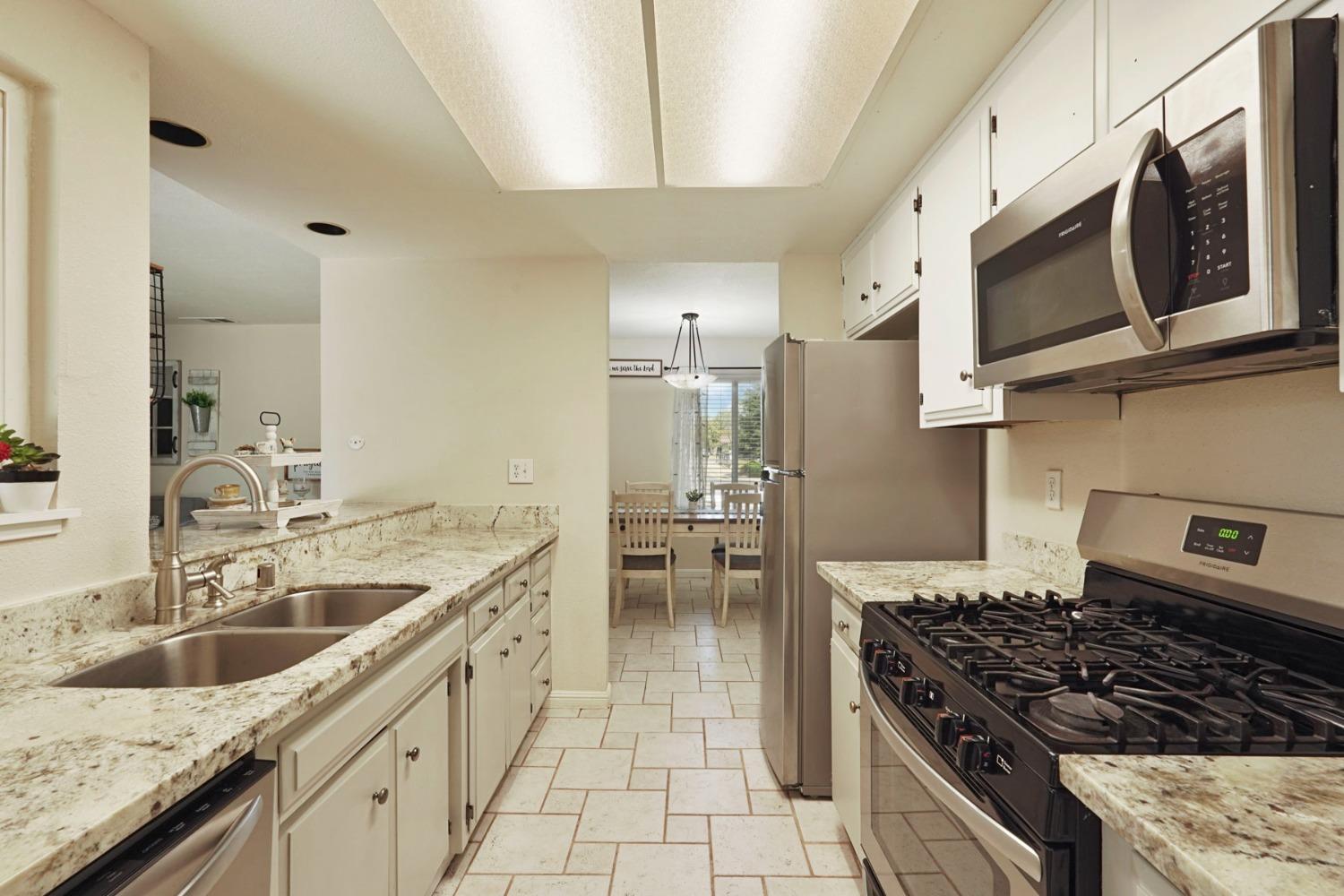 Detail Gallery Image 16 of 47 For 2572 Alexa Way, Stockton,  CA 95209 - 3 Beds | 2 Baths