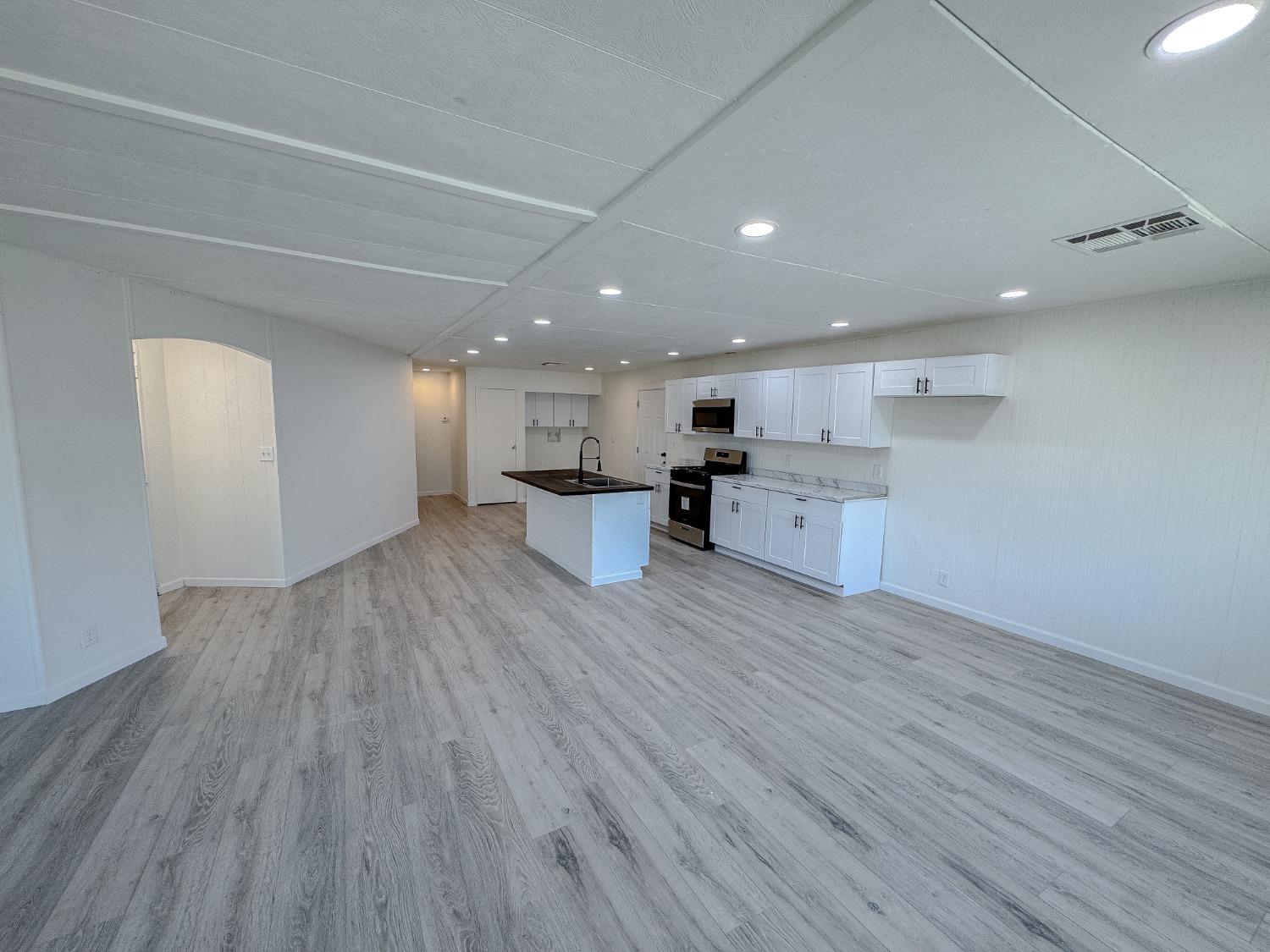Detail Gallery Image 11 of 48 For 5836 Stonyford, Sacramento,  CA 95842 - 3 Beds | 2 Baths
