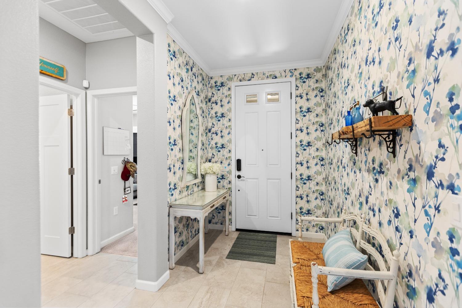 Detail Gallery Image 6 of 50 For 9273 Red Thistle Ct, Sacramento,  CA 95829 - 3 Beds | 2 Baths