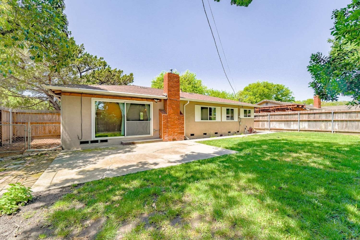 N Amber Way, Stockton, California image 36