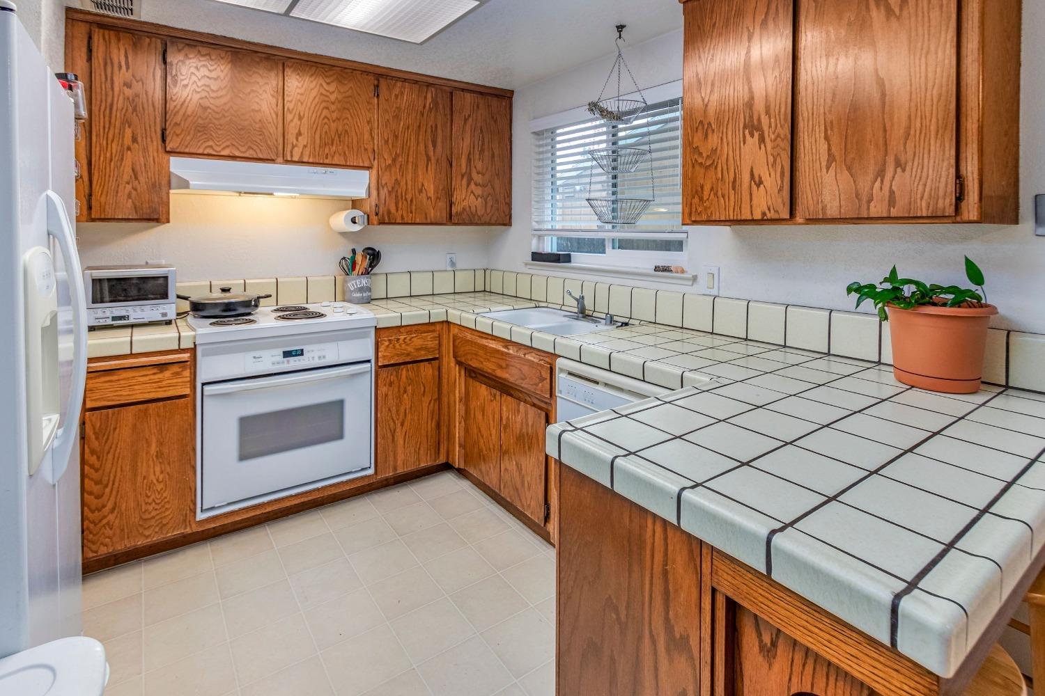 Photo #7: 225055334 Listing: Photo #7