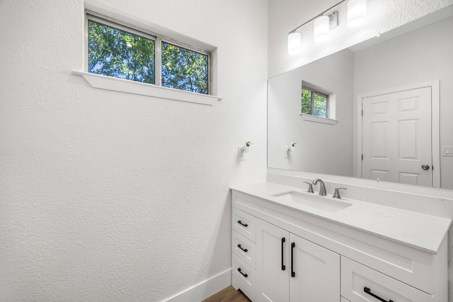 Detail Gallery Image 24 of 41 For 10505 Georgetown Dr, Rancho Cordova,  CA 95670 - 5 Beds | 3 Baths